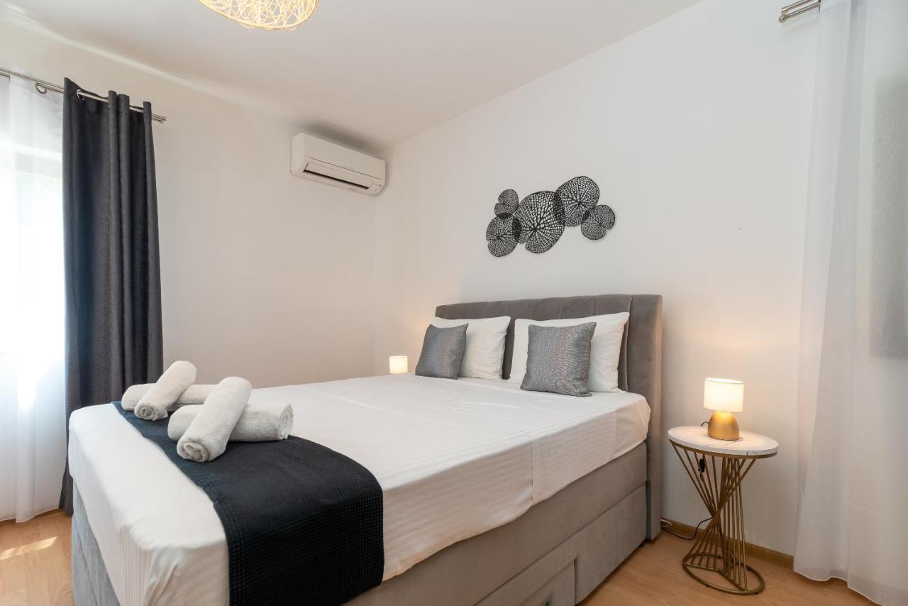 Apartments Bozan Trogir Exterior foto